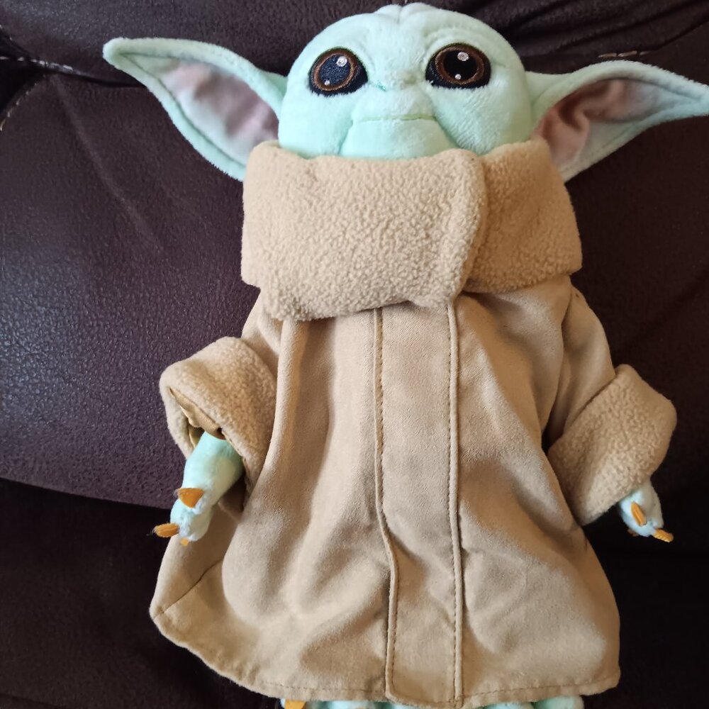 Star Wars Mandalorian Plushie 10"